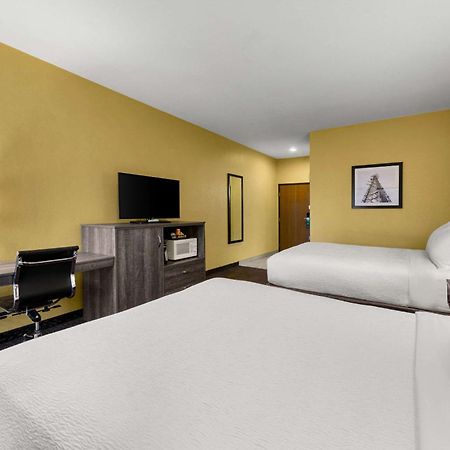 Quality Inn Warrensburg Exterior photo