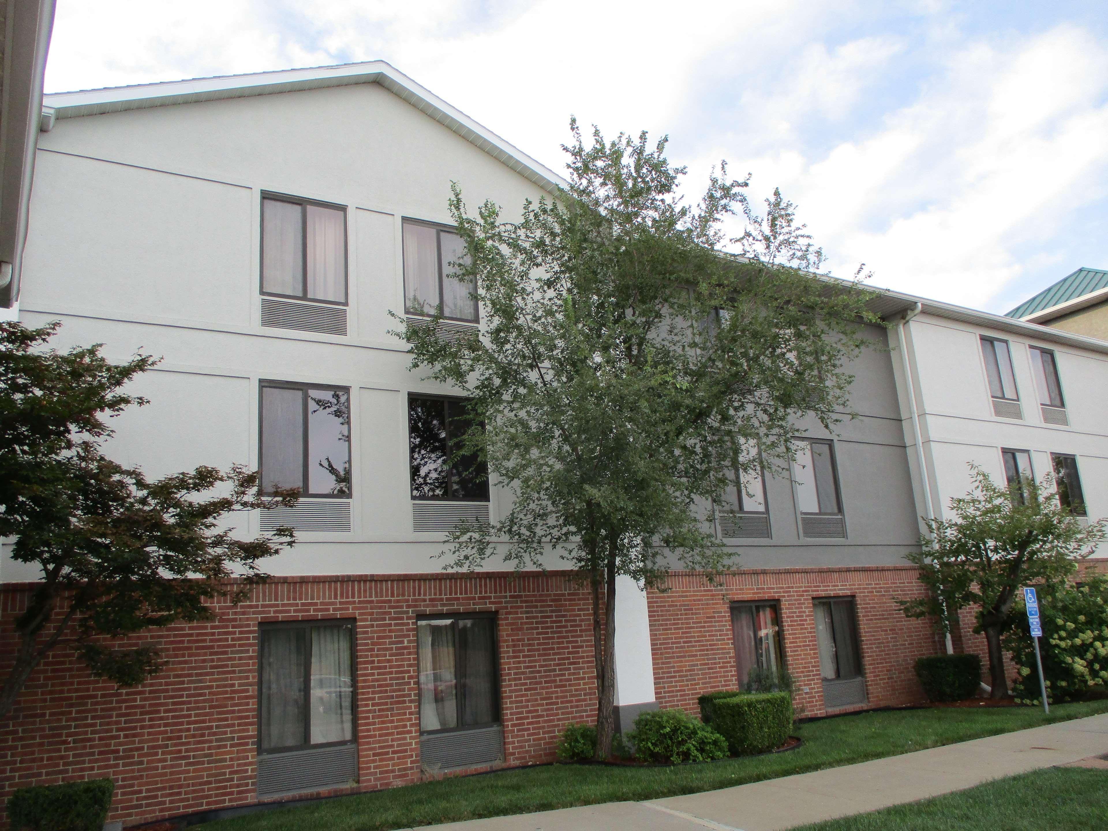 Quality Inn Warrensburg Exterior photo