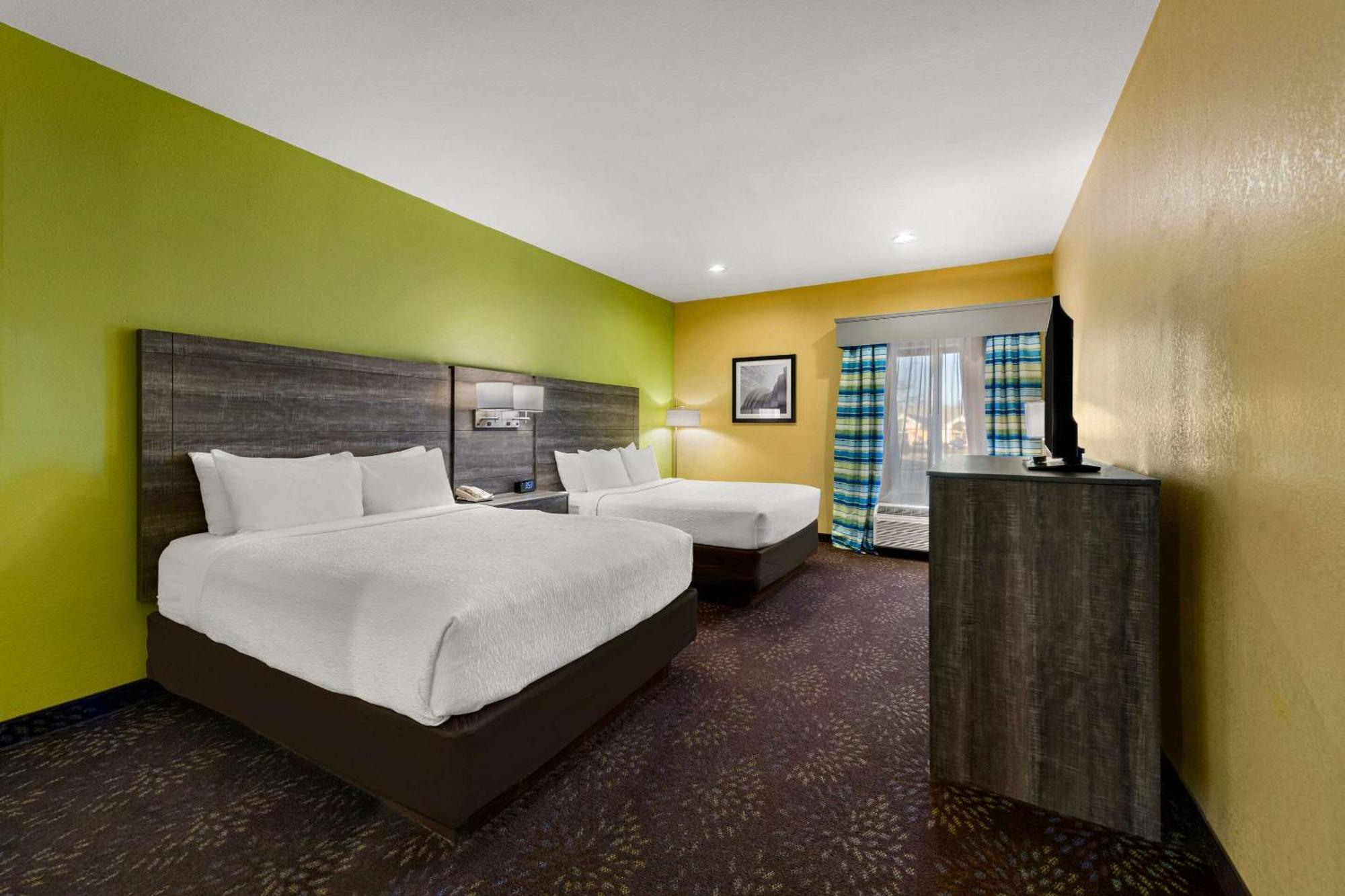 Quality Inn Warrensburg Exterior photo