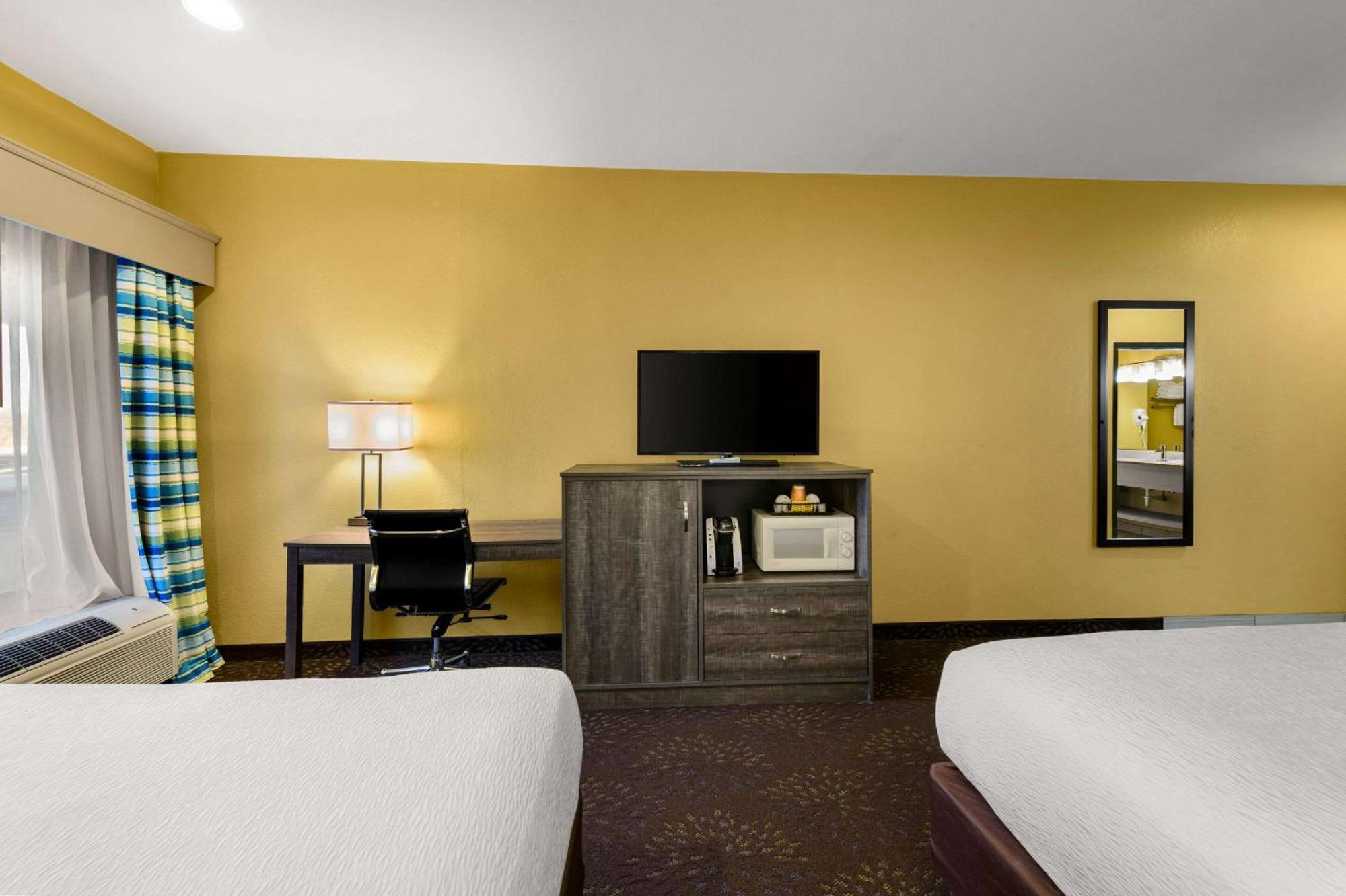 Quality Inn Warrensburg Exterior photo