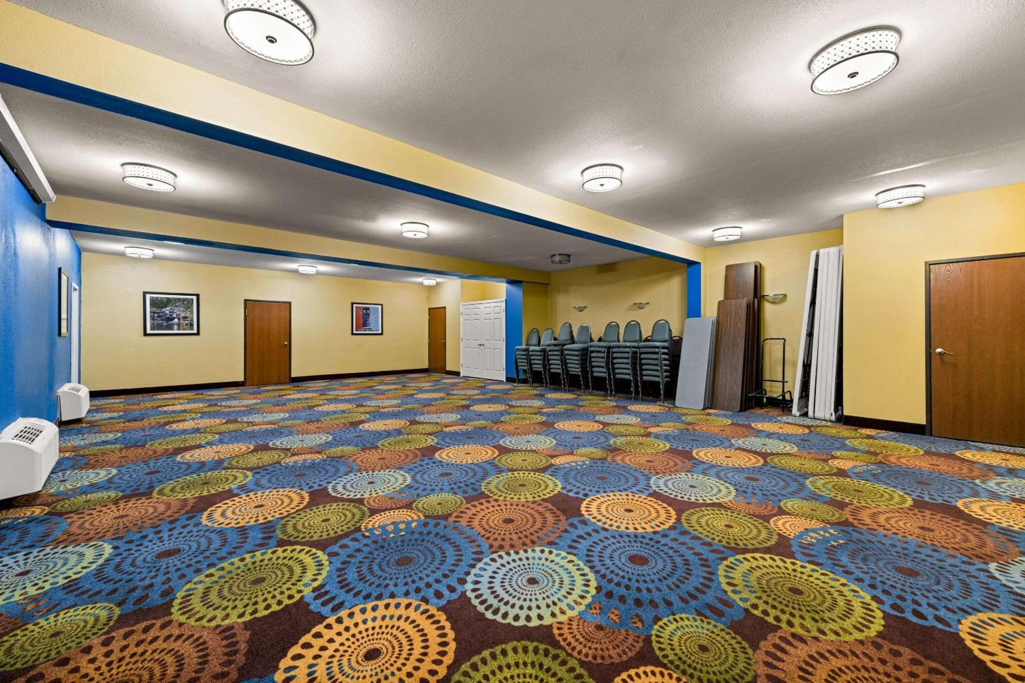 Quality Inn Warrensburg Exterior photo