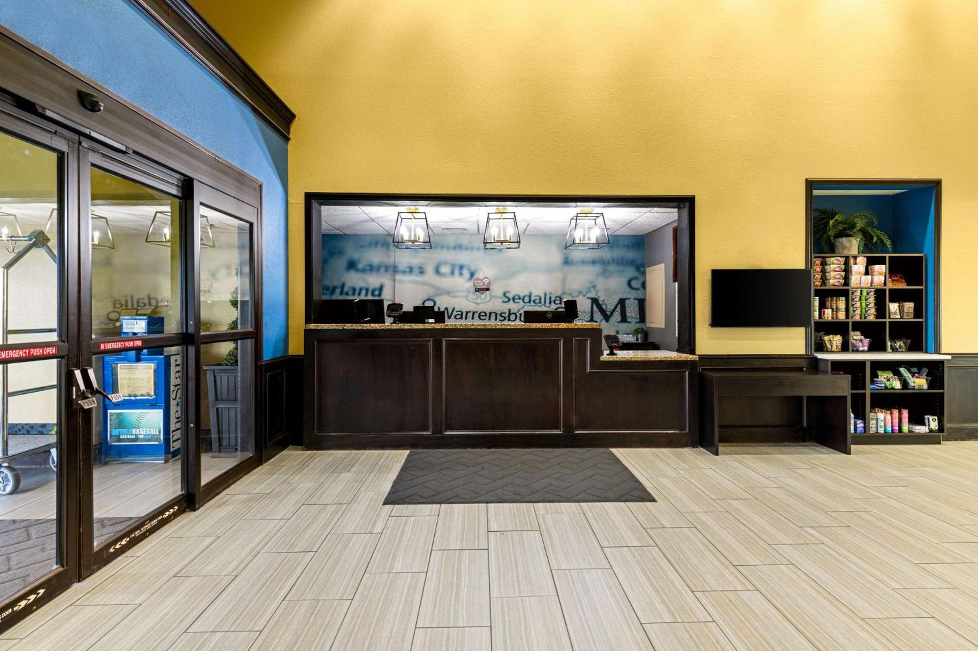 Quality Inn Warrensburg Exterior photo
