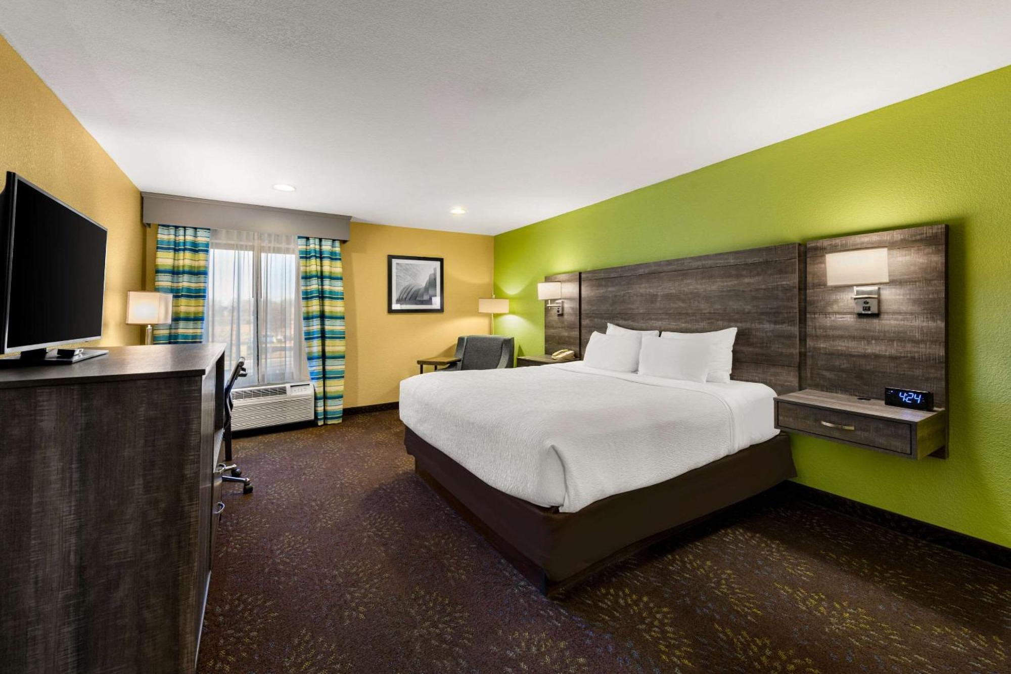 Quality Inn Warrensburg Exterior photo